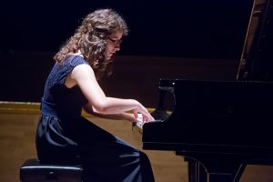 Izabela Wilga podczas koncertu w Sali Filharmonii Narodowego Forum Muzyki 20.08.2016. v